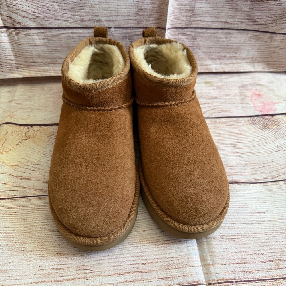 UGG Classic Ultra Mini Boots - Chestnut - Size 7 - Picture 3 of 7
